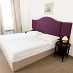 Austis 3* Znojmo