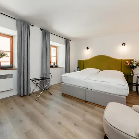 Austis Guest house 3*